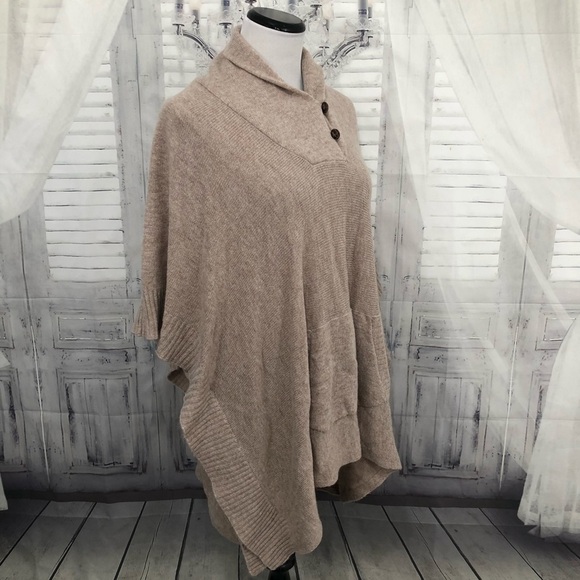 Love Stitch Small Poncho Sweater Cap Pocket Tan - Picture 11 of 13